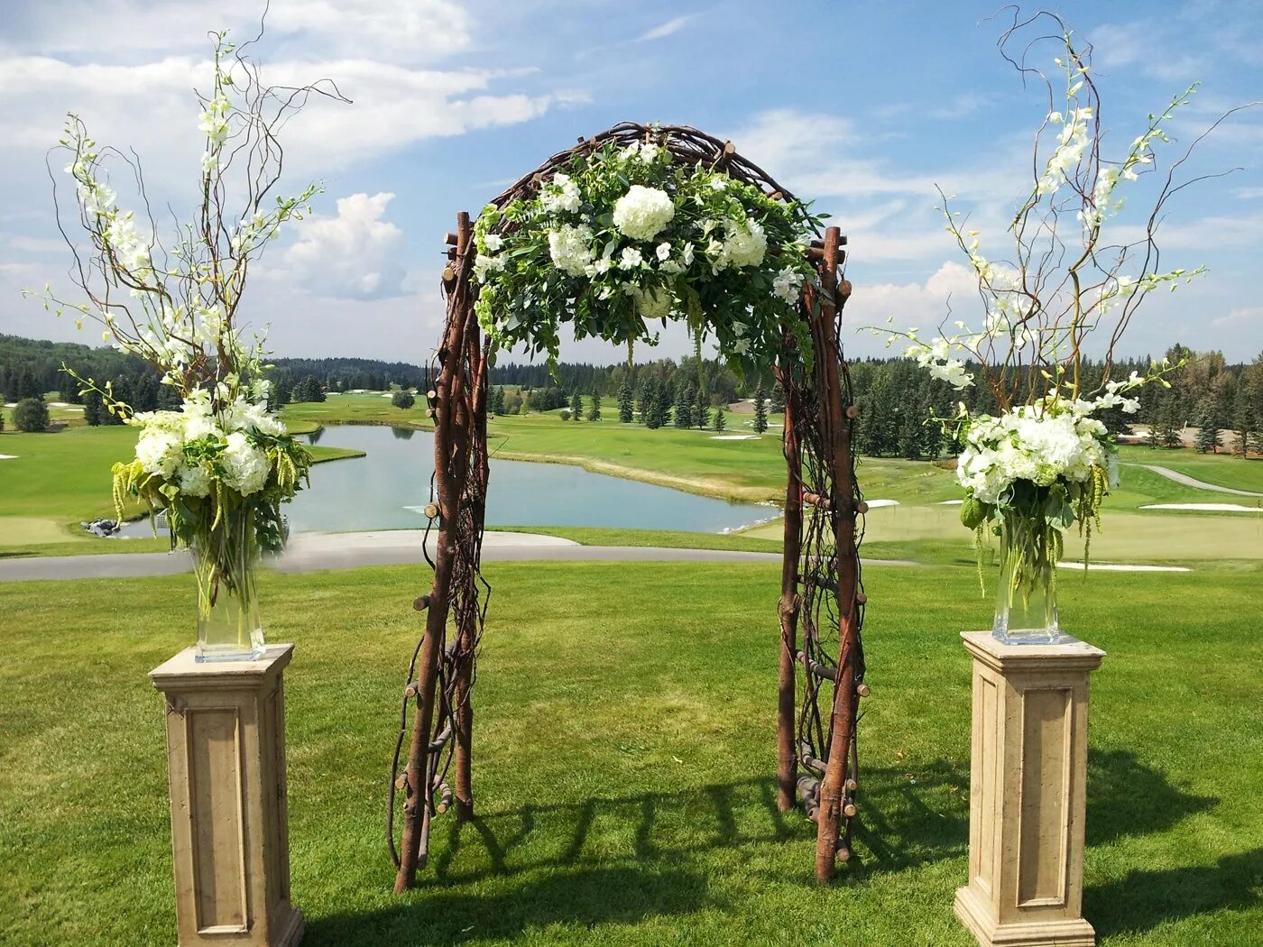 Украшение арки на свадьбу. Свадебная арка марьяж. Арка для регистрации. Арка для регистрации. Арка для регистрации.