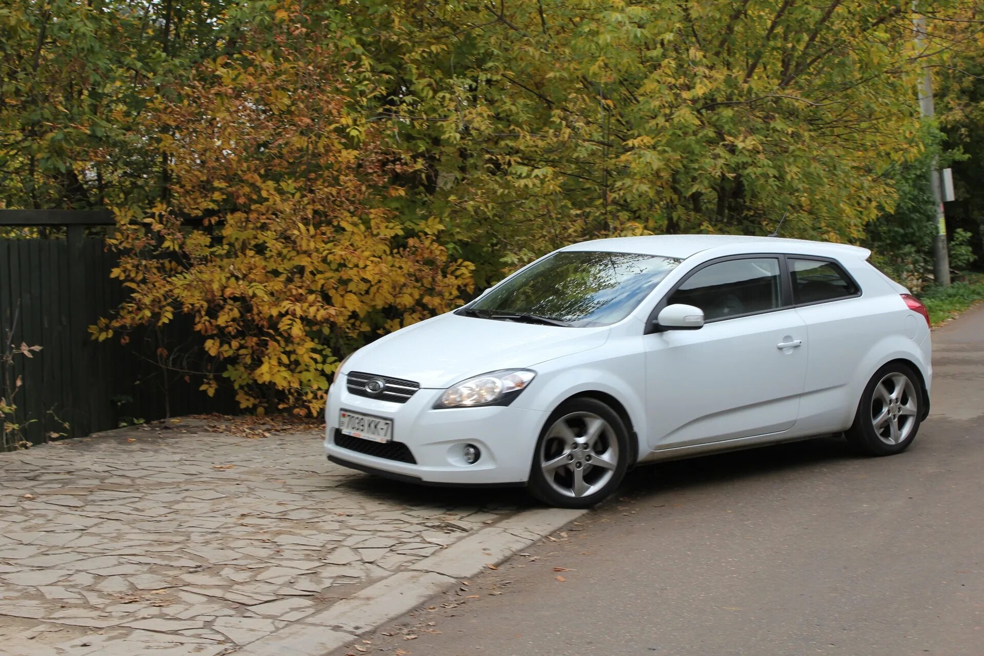 Купить б/у Kia Ceed I 1.6 MT (122 л.с.) бензин механика в Нижнем Новгороде: чёрн