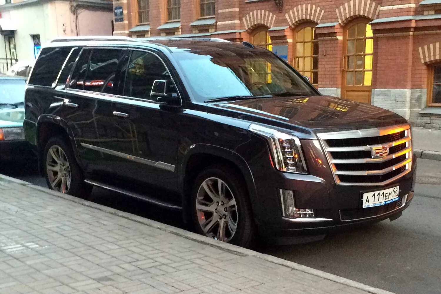 Гуф Эскалейд. Кадиллак Эскалейд басты. Cadillac Escalade Гуфа. Номер Эскалейд Cadillac Escalade. Машина басты