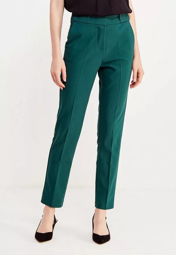 Купить зеленые штаны. Зеленые брюки loro Piana. Брюки Sofie Schnoor зеленые женские. Зеленые классические брюки. Зелёные штаны женские.