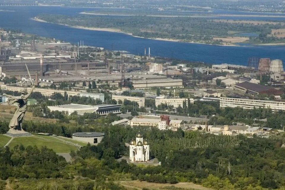 Хозяйство города волгограда. Красный октябрь Волгоград. Красный октябрь Волгоградский металлургический завод. Волгоградский металлургический комбинат красный октябрь, Волгоград. Краснооктябрьский завод Волгоград.