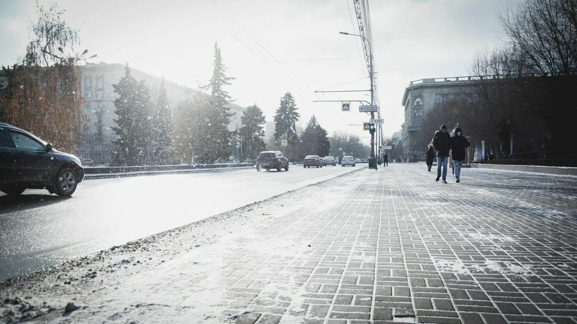 Капитальный ремонт путепровода. Дорога во дворе. Снег с дождем. Вокзал сургут снесли. Курья холмогорский район.