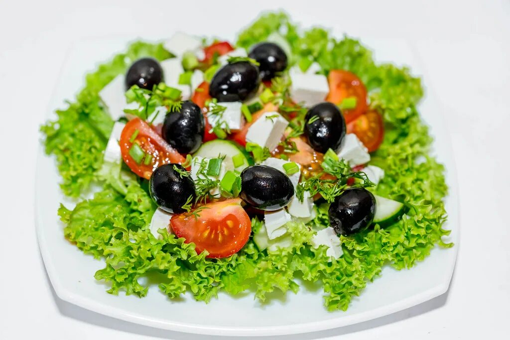 Greek Salad(греческий салат). Украшение греческого салата. Греческий салат на праздничный стол. Украсить греческий салат. Салат приготовленный литераторами