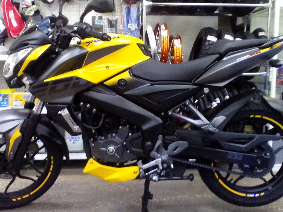 Bajaj pulsar ns. Bajaj pulsar ns200 белый. bajaj pulsar ns 125. мотоцикл bajaj pulsar 200 ns. баджадж пульсар 200.