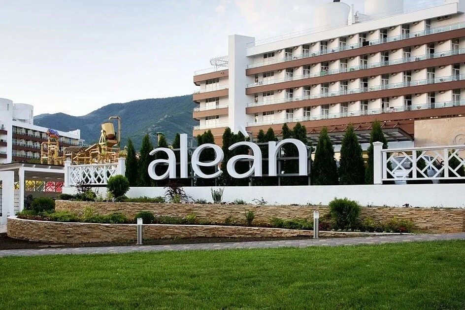 Алиан фэмили ривьера анапа. Отель в геленджике alean family resort spa biarritz 4. Alean family biarritz 4* отель. Гостиница alean. Гостиница alean.