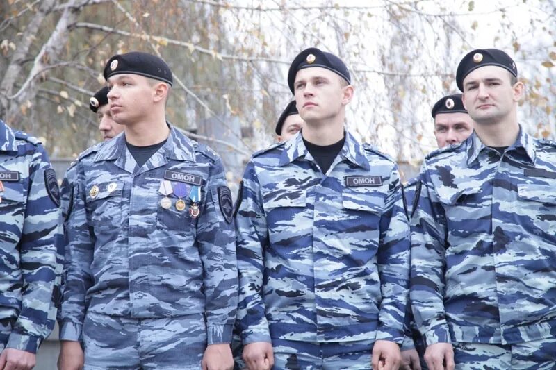 Магазин омона. Форма омомона. Форма омона. Наряд омона. Омон в чечне.