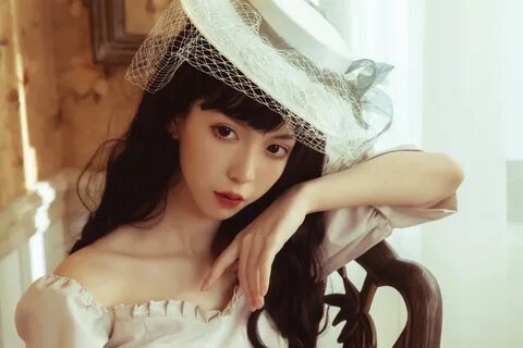 Язык художественного изображения 2023.05.21 Зонтичная Лолита Тунцзы не ест ...