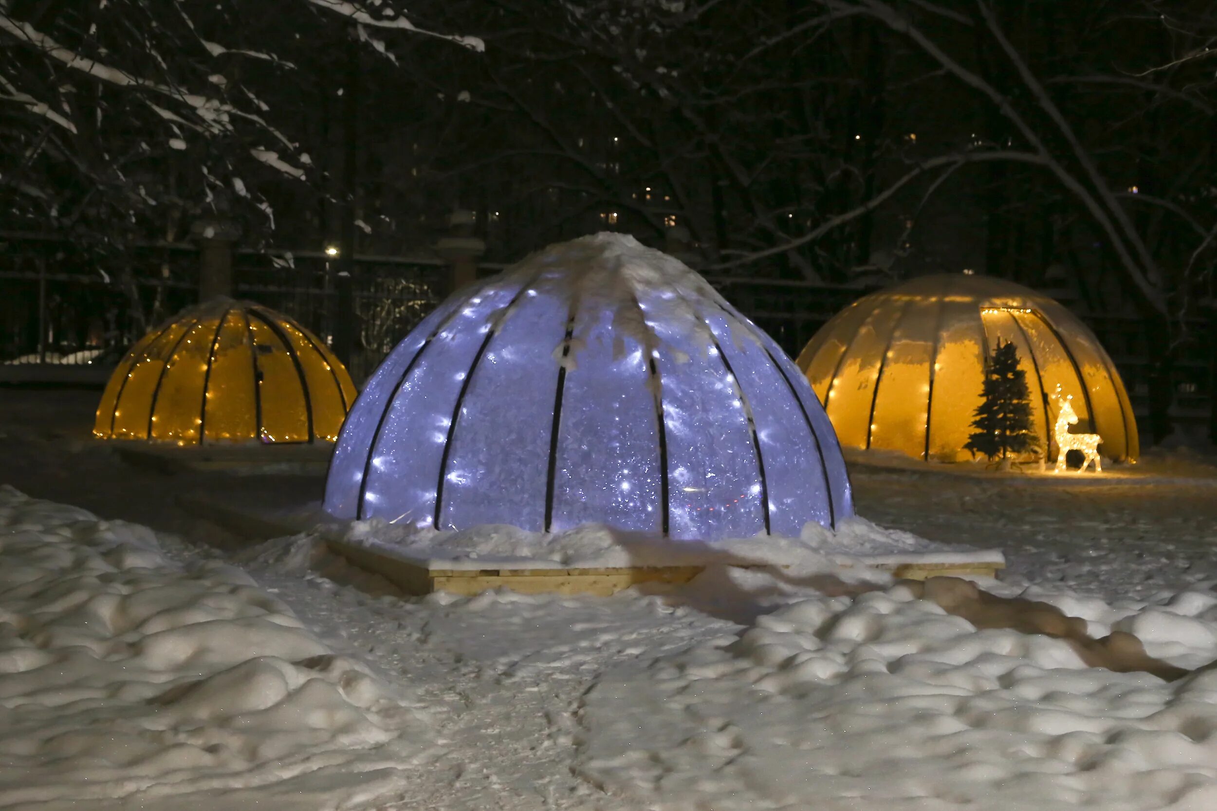 Иглу нижний. Скай гарден купол. Иглу домик эскимоса. Жилище канадских эскимосов – иглу. Купол во дворе.