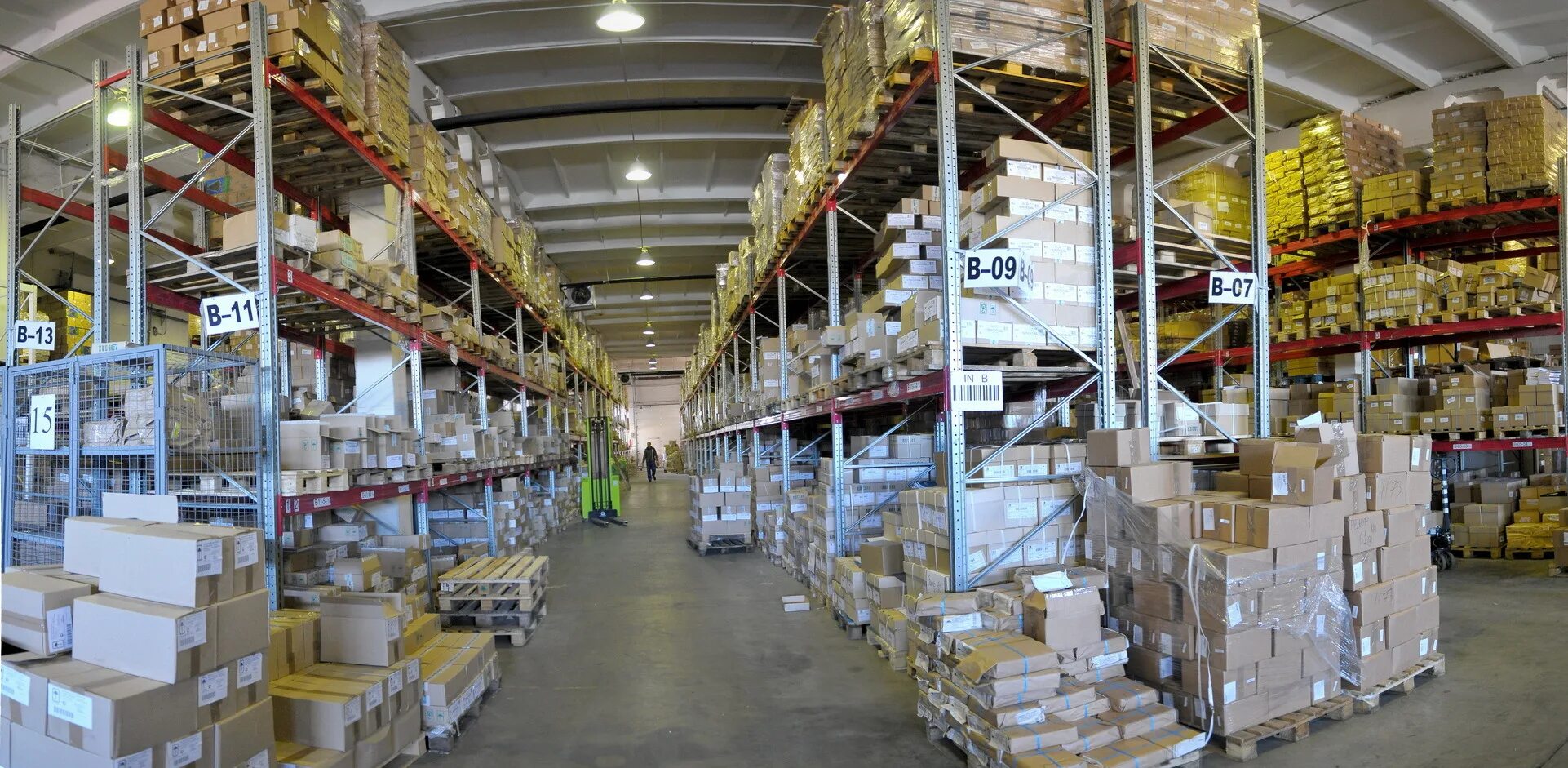 Оптовая компания продуктов питания. Помещение для хранения. Оптовая компания продуктов питания. Оптовая торговля. Оптовая торговля.