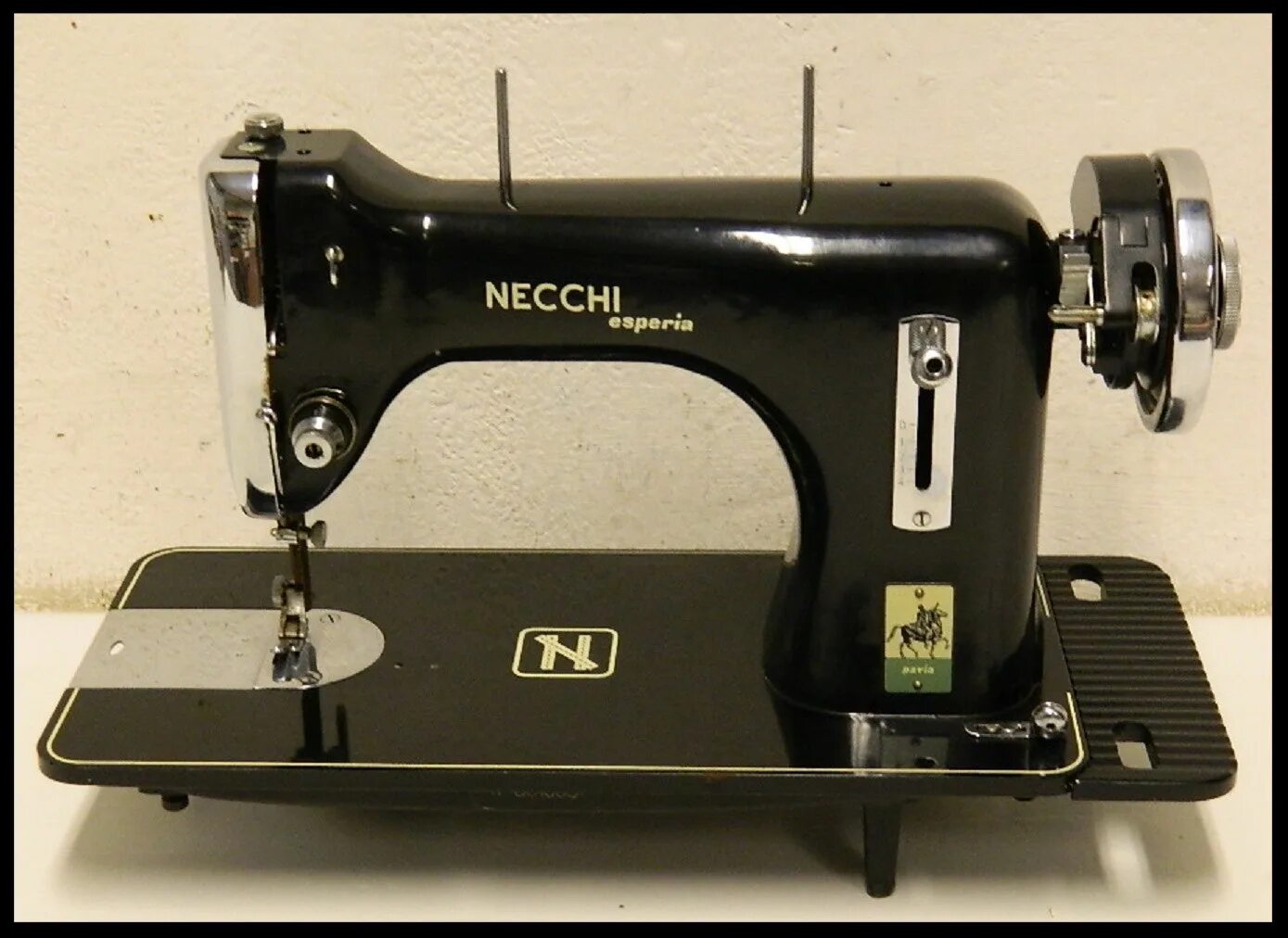 Швейная машина Necchi k132a. Necchi 5445d. Necchi 523. Necchi 5885.