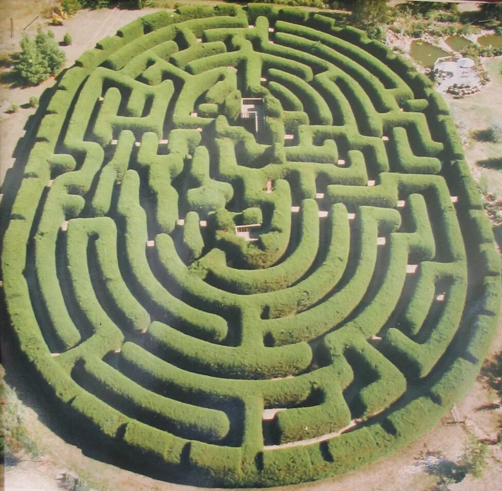 Лабиринт где. Лабиринт davis&#039; mega maze. сад лабиринт вудсток. reignac-sur-indre лабиринт. необычные лабиринты.