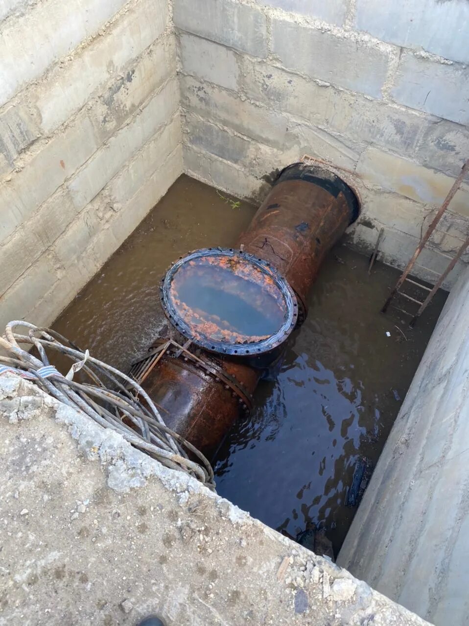 Отключили воду саратов. Воду Саратов отключили. Отключения воды Саратов Ленинский район. Водоснабжение в Волжском. Холодная вода Саратов.