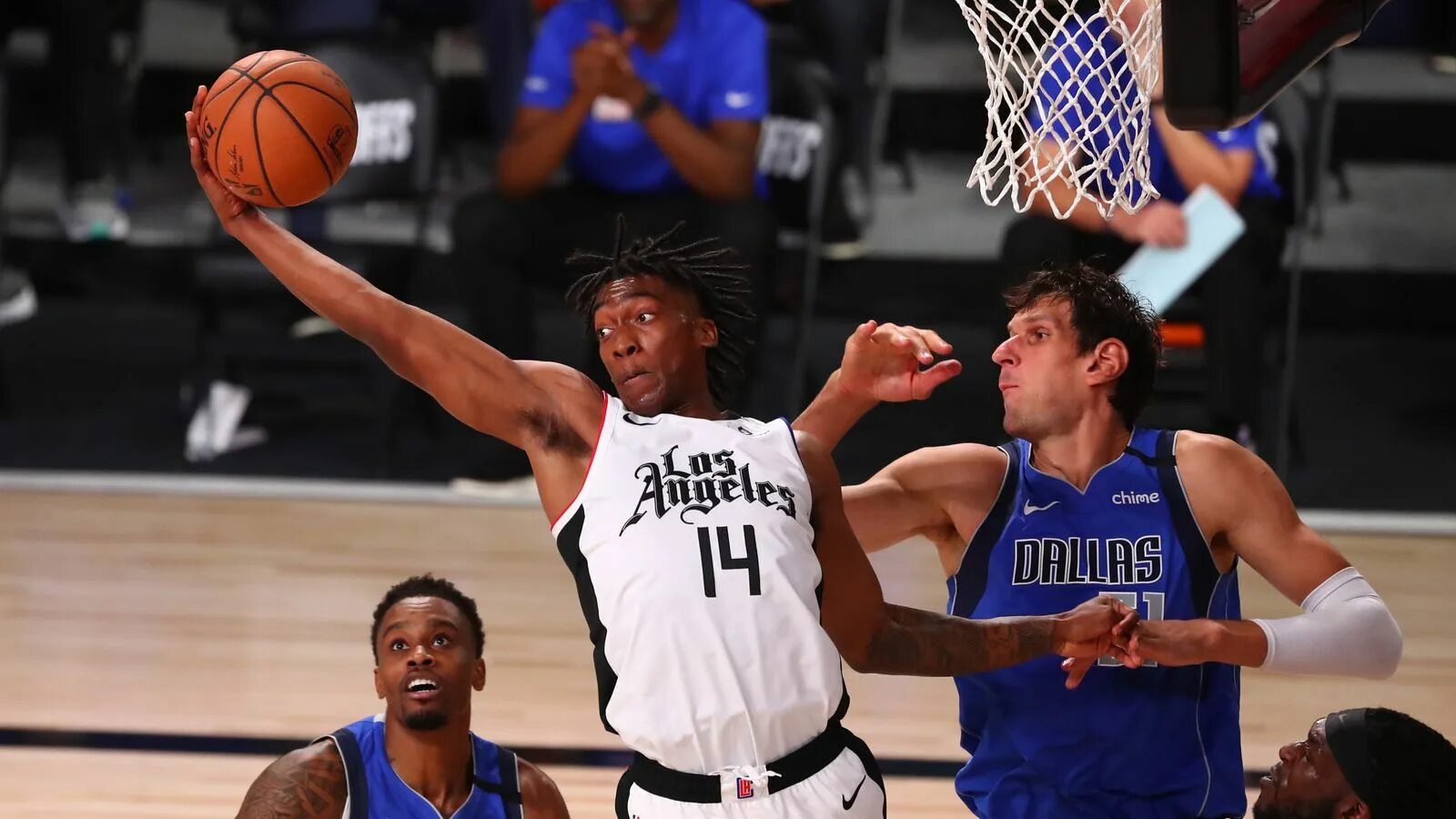 Los angeles clippers dallas mavericks. Команда клипперс. Даллас клипперс. Клипперс даллас. Тайрон лю нба.