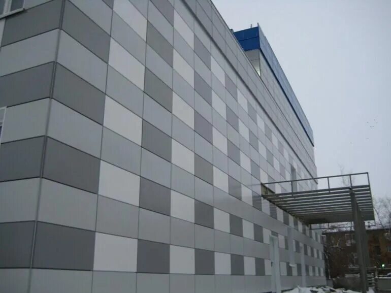 Металлические фасадные кассеты. Вентилируемый навесной фасад. Металлокассета (фасадная кассета) хмао. Градо вентилируемые фасады. Фасадные кассеты мп 1005/23/20.