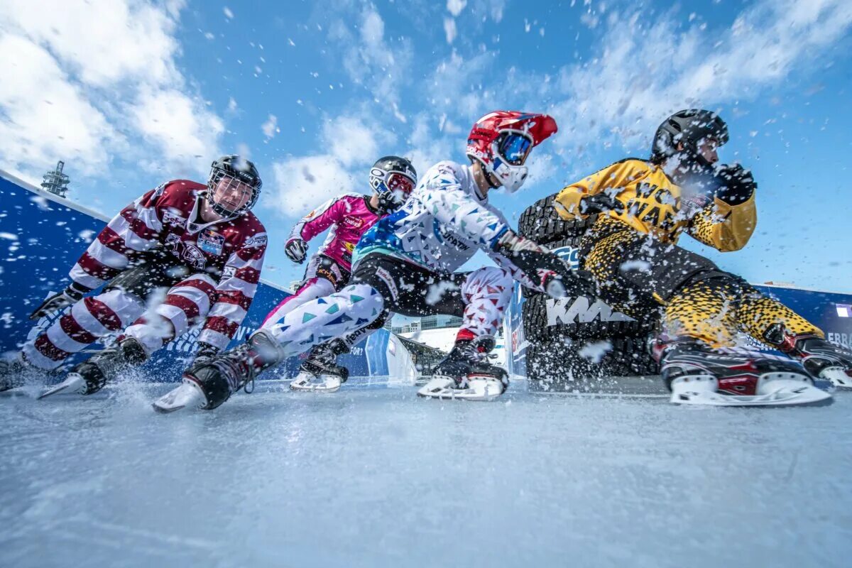 Айс кросс. Айс кросс даунхилл. Ред Булл айс кросс. Red bull Ice Cross игора. Скоростной спуск ред Булл.