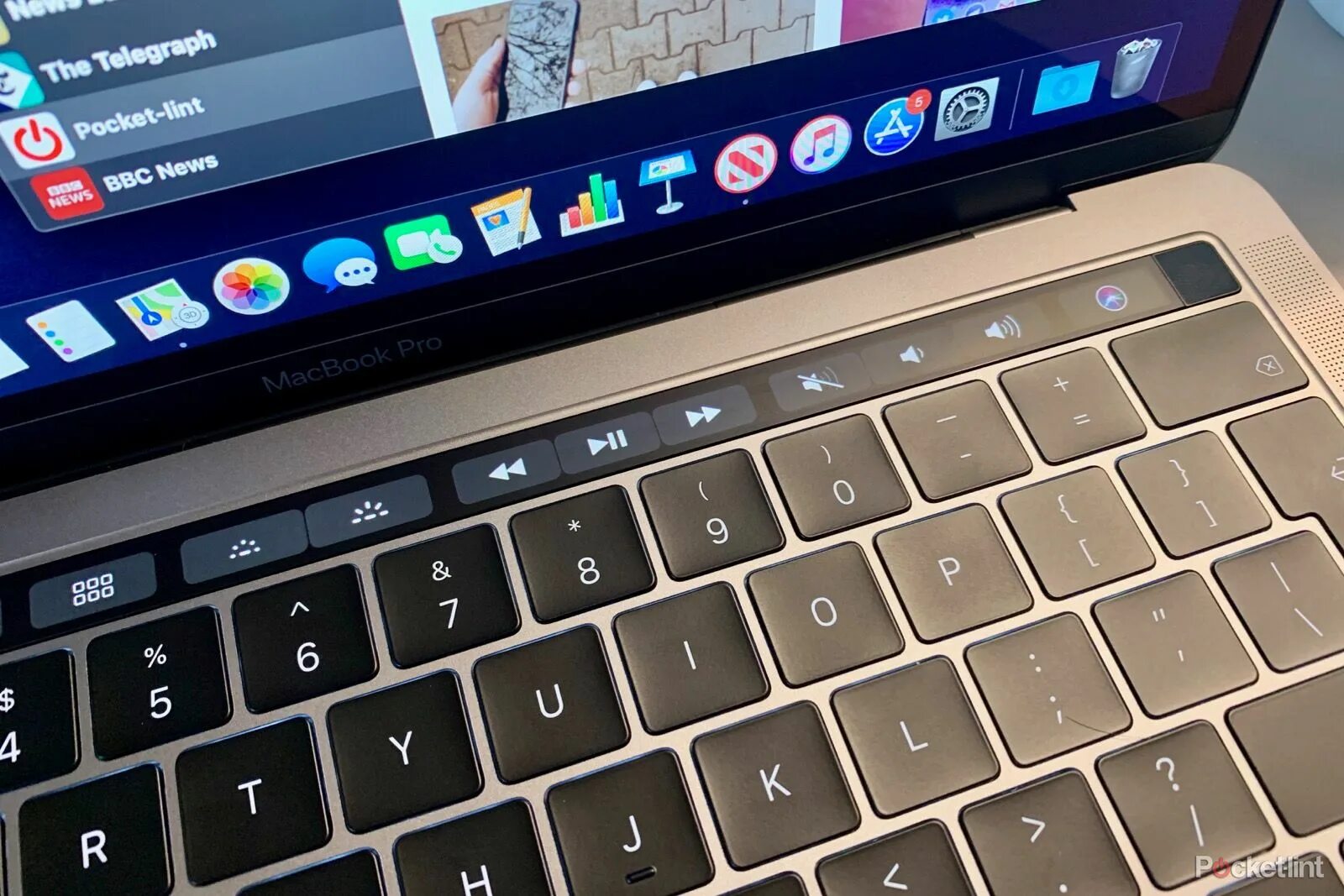 Купить macbook pro в touchtime. MACBOOK Pro Touchbar. MACBOOK Pro 13 Touchbar. Тач бар на макбуке. Макбук 2019.