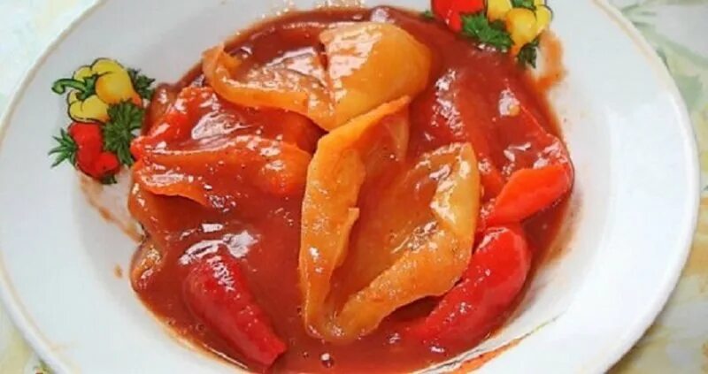 Кабачки с помидорами и сметаной. Тушеные помидоры с луком. Куриное филе в томатном соусе. Кабачки с морковью в сметане. Кабачки с помидорами и сметаной.