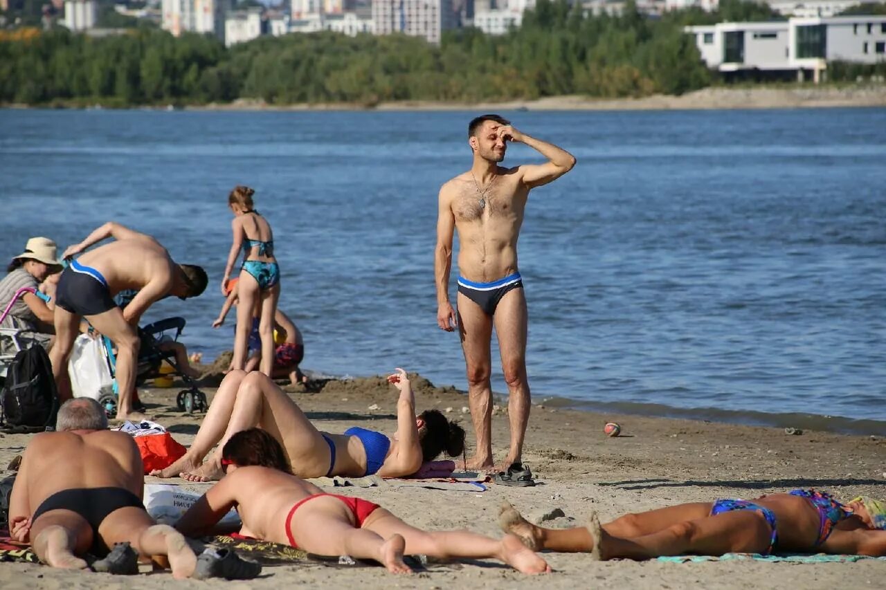 Анапа пляж люди. Отдых 24 июня. В юсуповском саду. Отдых 24 июня. Сочи море.