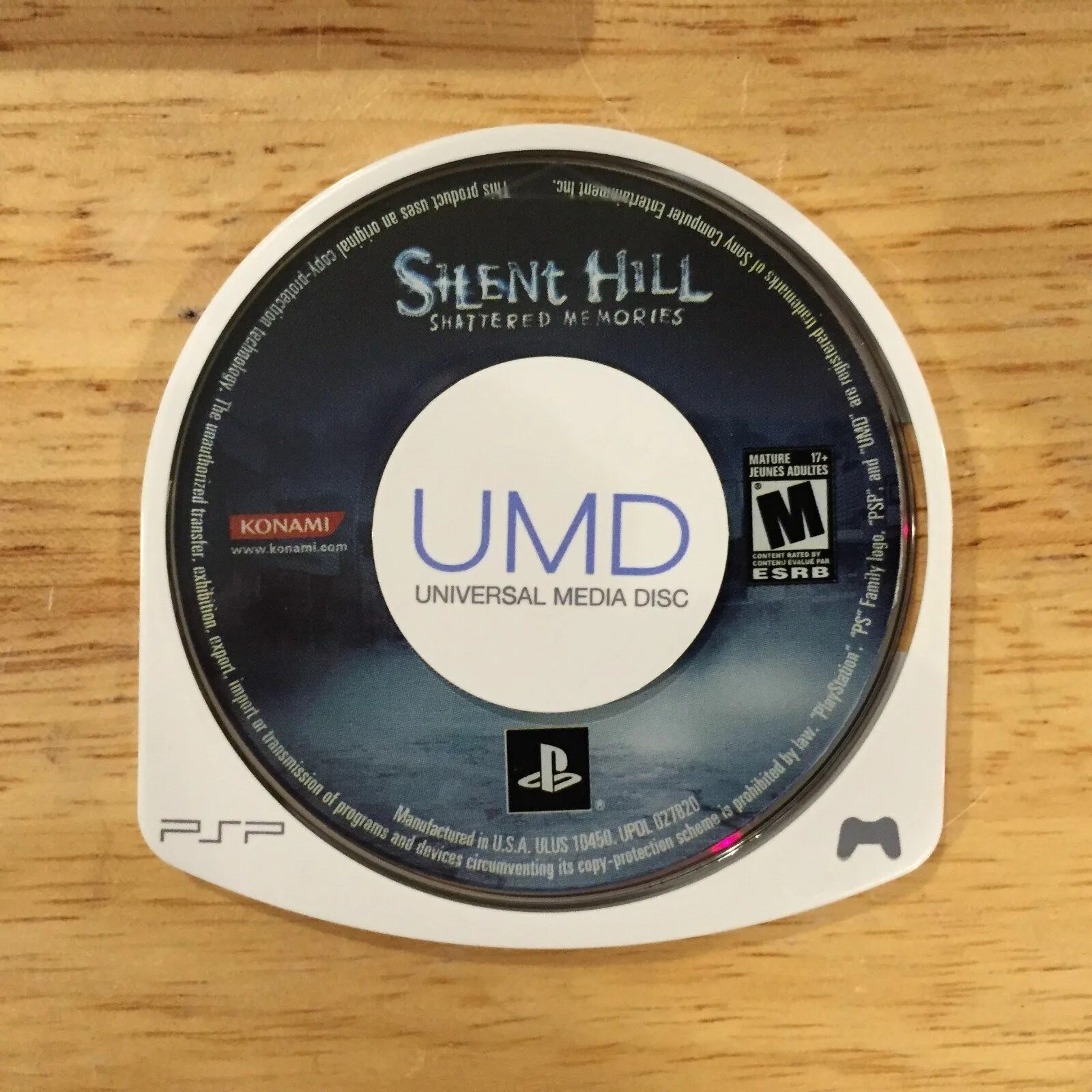 UMD диски. Silent Hill Shattered Memories диск ps2. Universal Media Disc. Umd4.