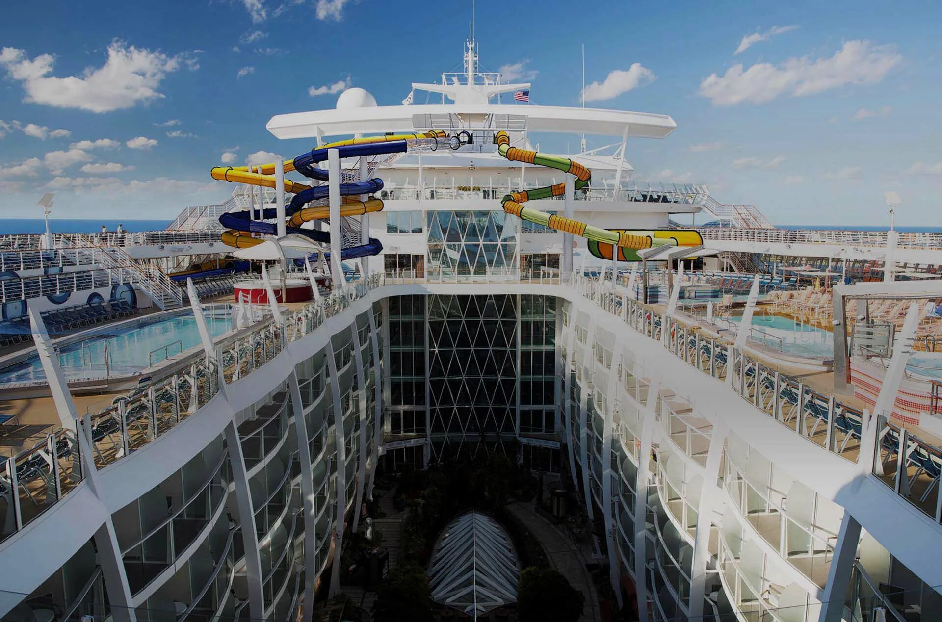 Rage of the seas. Корабль Oasis of the Seas. Роял Карибиан Гармония морей. Гармония морей круизный лайнер. Роял Карибиан Оазис лайнер.