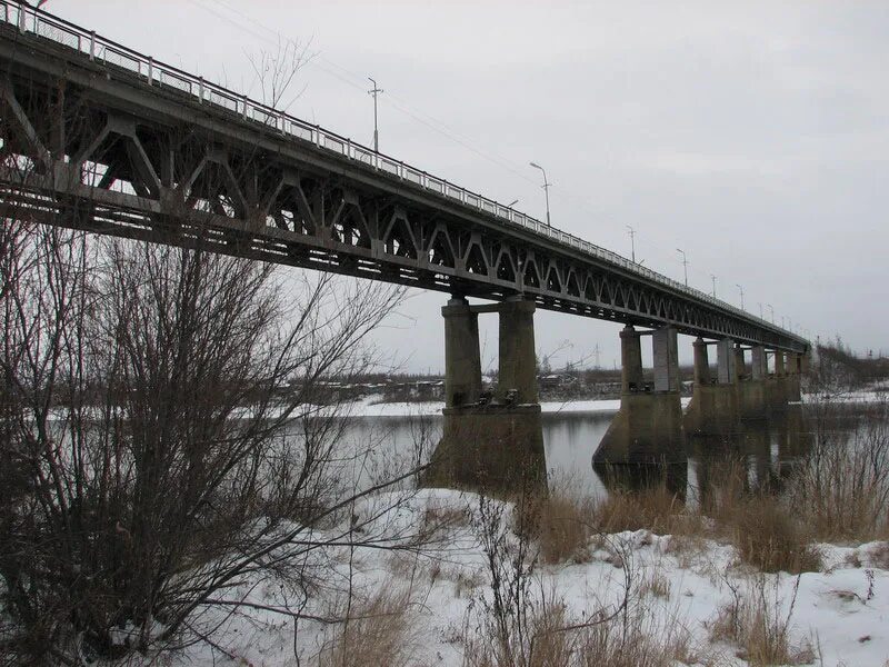 Мост через Колыму Дебин. Дебин Магаданская область река мост. Река Колыма Магаданская область мост. Поселок Дебин Колыма.