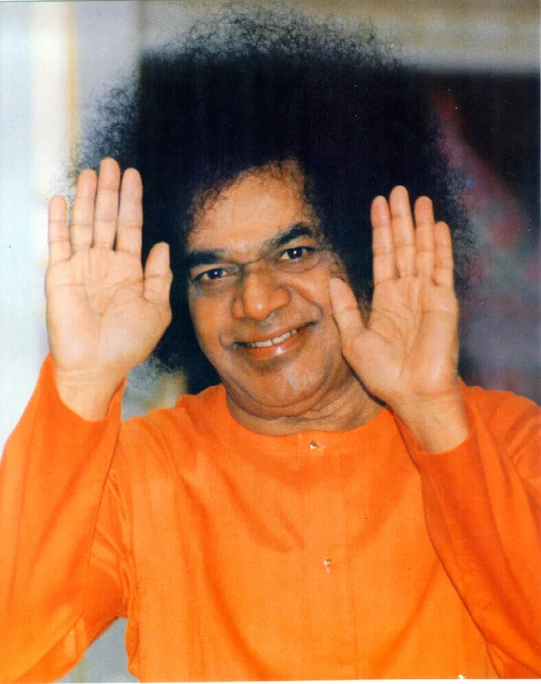 Сатья саи баба материализация. Саи баба индия пророк. Сатья саи баба баба. Статья спи баба. Саи баба.