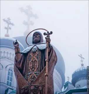 Памятник митрофану
