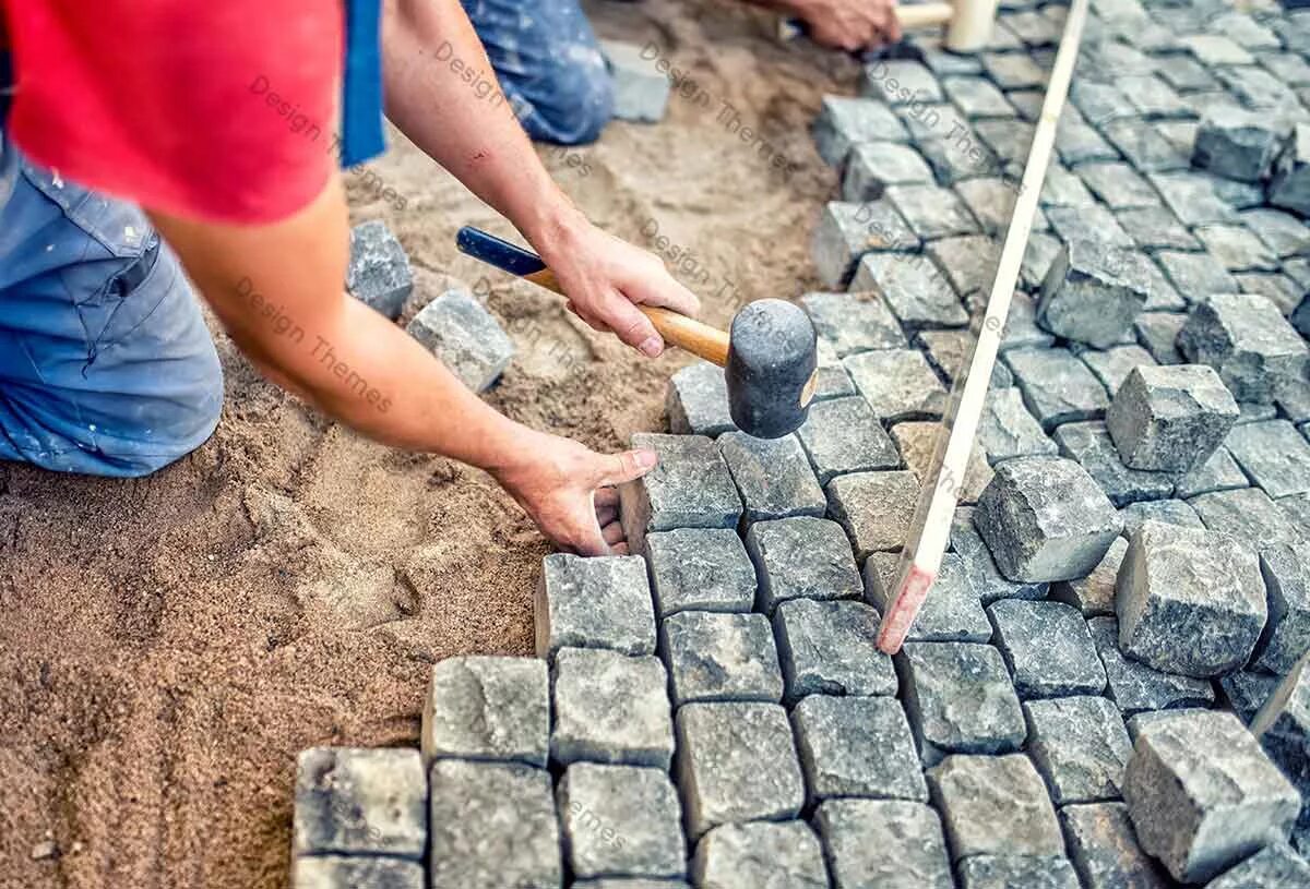 Stone working. Укладка тротуарной плитки. Укладкаироиуарной плитки. Брусчатка. Укладчик брусчатки.