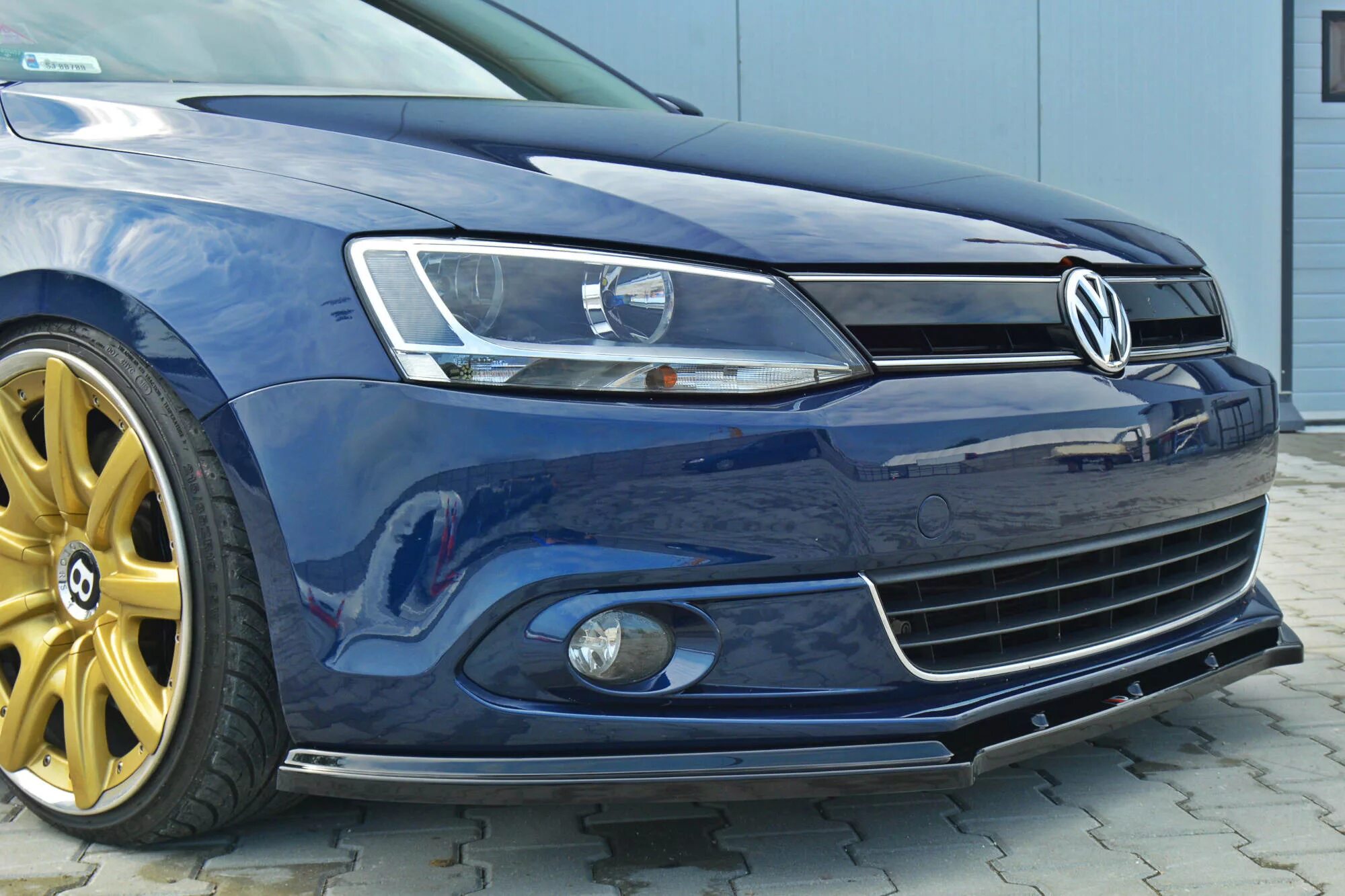 Volkswagen jetta бампер. Volkswagen Jetta 6 сплиттер. Jetta 6 сплиттер переднего бампера. Передний сплиттер Volkswagen Jetta 6. Сплиттер переднего бампера Джетта 6.