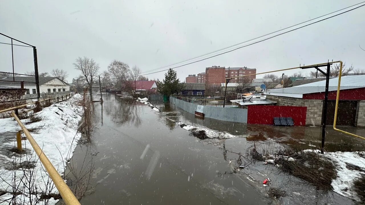 Бузулук паводок 2024 год. Паводок. Весенний паводок. Наводнение в Оренбурге. Половодье.