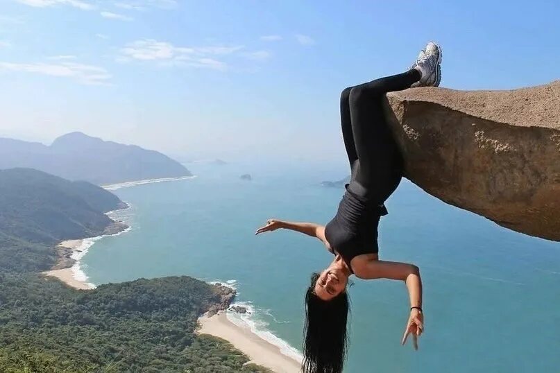 Самые красивые девушки в мире от которых захватывает дух. Risky photography sssack. Балансирующий канатоходец. Risky photography sssack. Risky photography sssack.