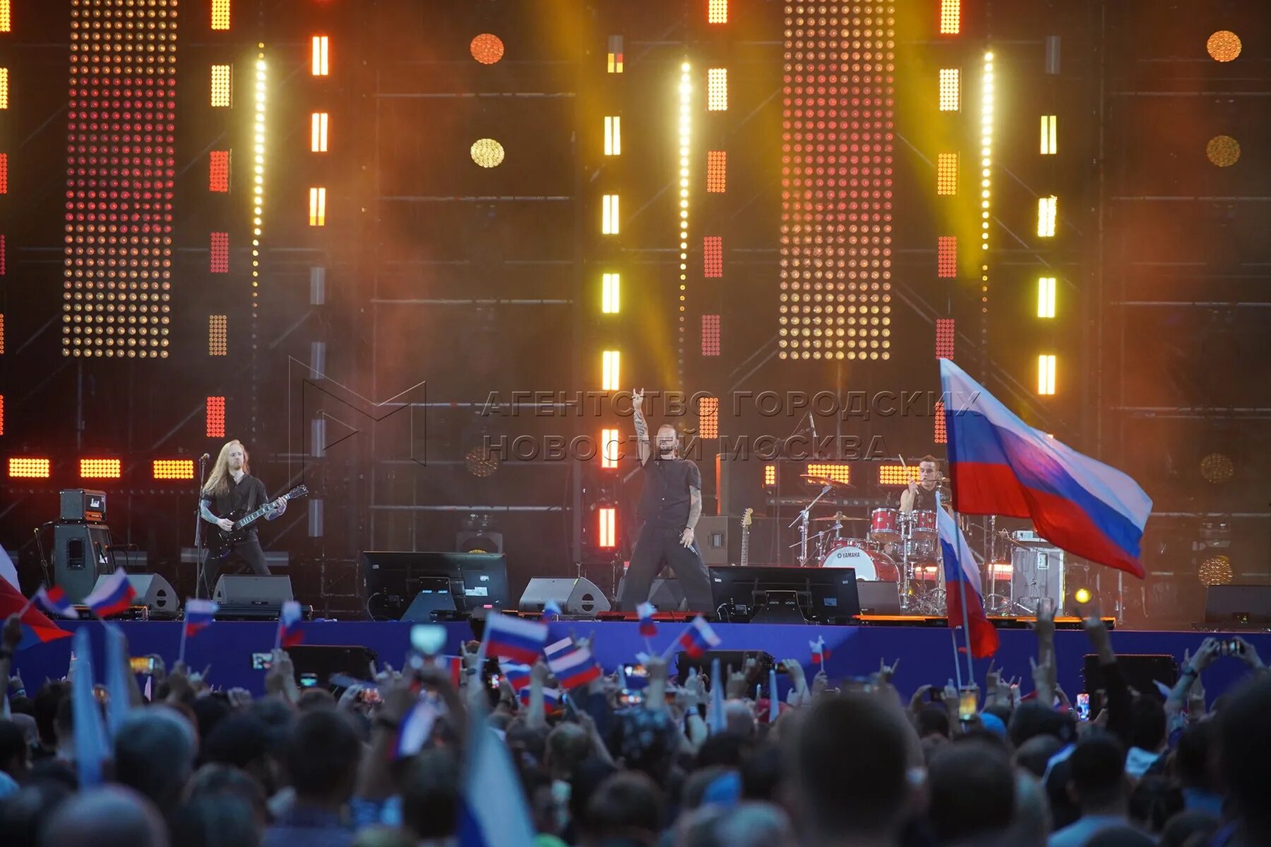 Концерт в Лужниках в честь дня защитника Отечества 2023 год. Концерт флага России 2023.