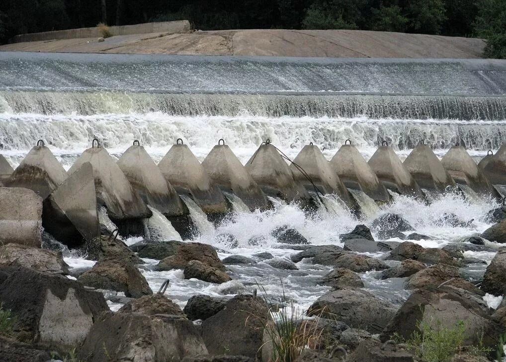 Иргиз водопад иргиз. Волнорезы балаково. Большой иргиз саратовская область водопад. Волнорезы балаково. Большой иргиз саратовская область водопад.
