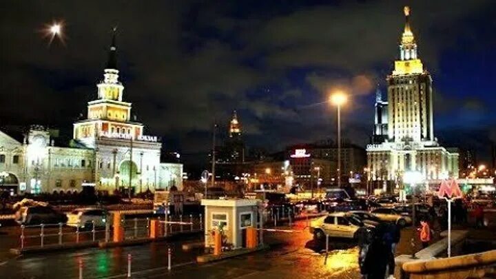 Три вокзала это какие. Комсомольская площадь. Москва комсомольская площадь 3. Площадь 3 вокзалов в москве. В москве площадь 3 трех вокзалов.