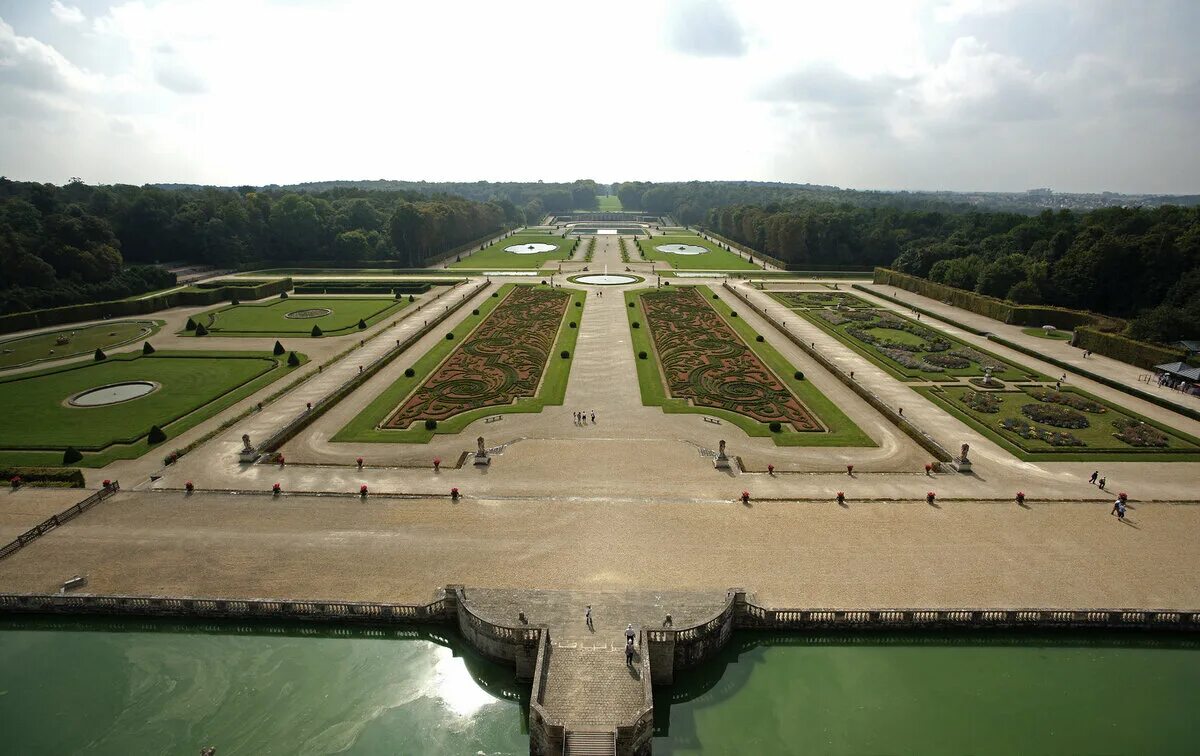 Во-Ле-Виконт Андре Ленотр. Дворец и парк во Ле Виконт. Андре Ленотр Версаль. Во-Ле-Виконт Франция сад.