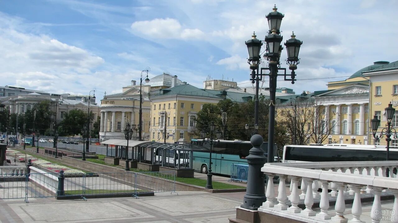 Манежная улица москва фото. Ул манежная. Ул. Манежная улица москва фото. Манежная площадь моховая.