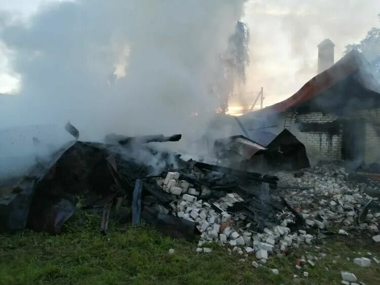 Пожар в татарстане. Пожары в деревнях Высокогорском районе. Пожар в Высокогорском районе позавчера. Пожар 2019 год в селе сая Высокогорский района РТ.