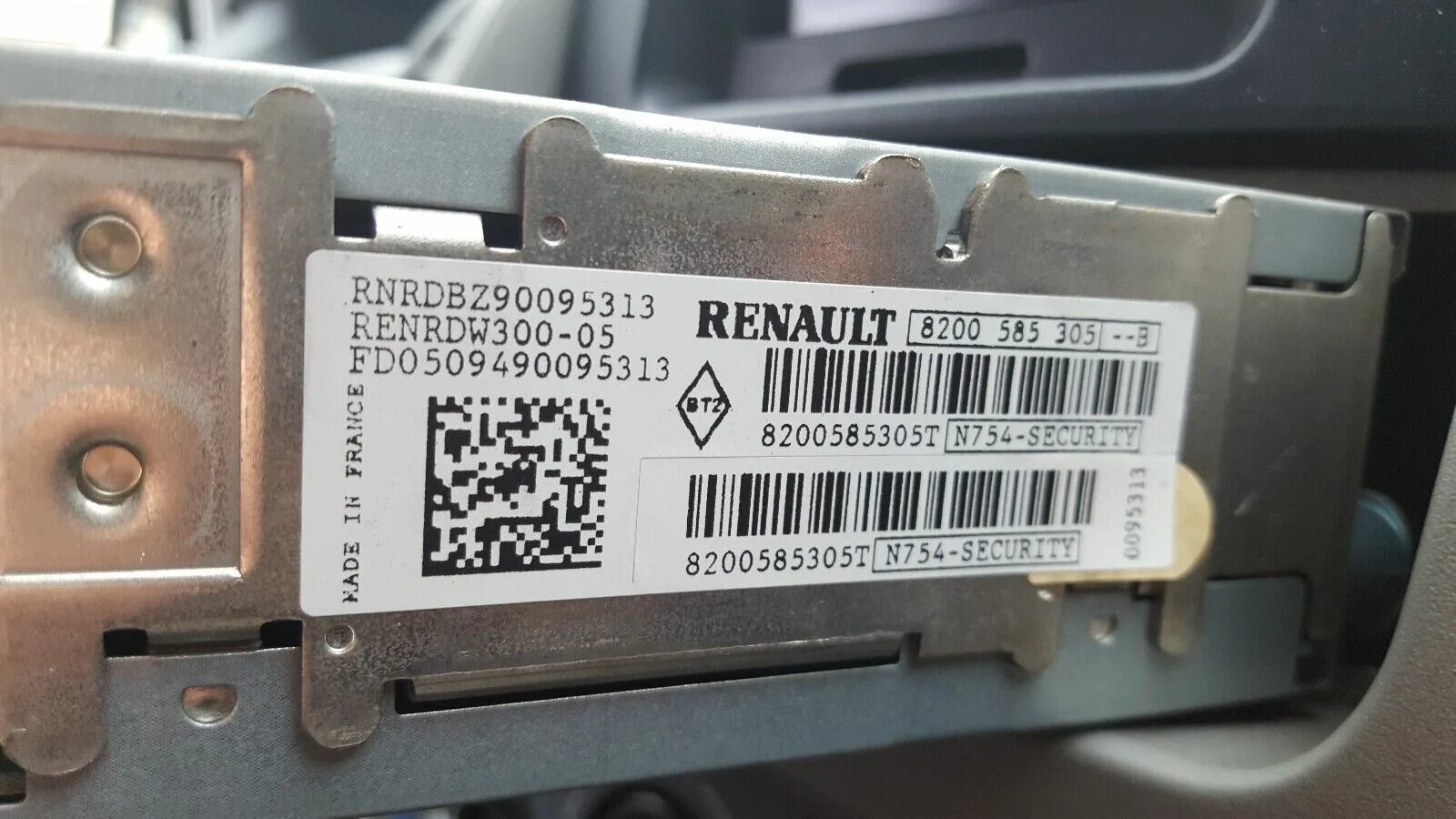 Renault code. Генератор кода магнитолы Рено Логан 2. Заводская магнитола Рено Меган 2. Код магнитолы Рено Лагуна 3. Код автомагнитолы Рено 25.