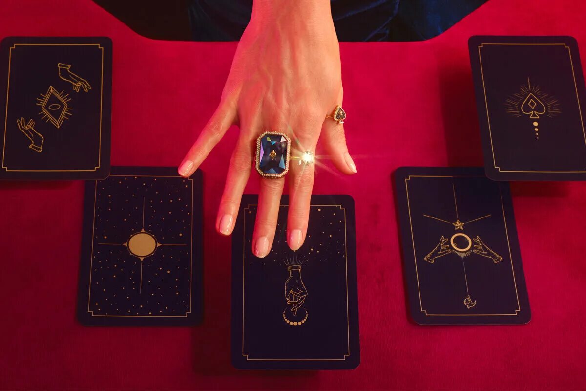 Таро кольцо значение. Сваровский таро мэджик. колье tarot magic swarovski. браслет tarot magic swarovski. сваровски коллекция таро.