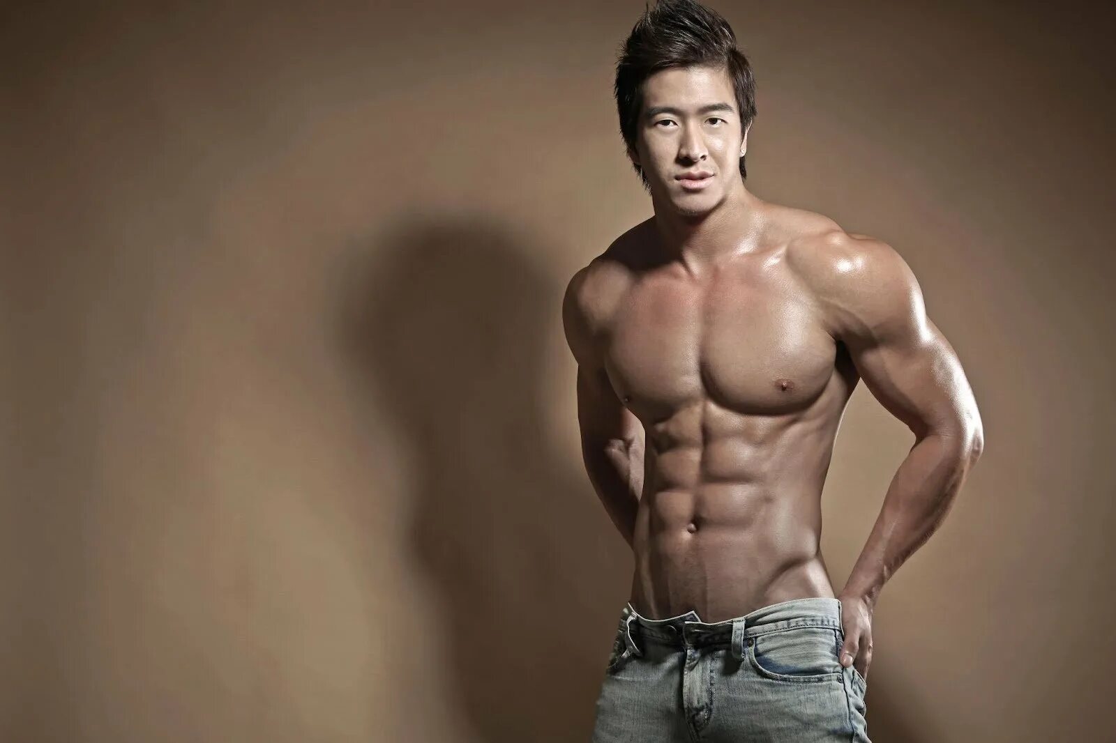 Мощный азиат. Хван чул сун. Чул сун. Чул сун 2020. Азиатский бодибилдинг.