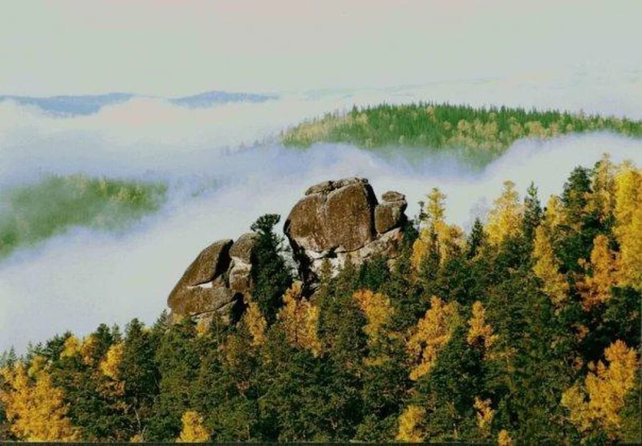 Тест природа сибири. Заповедник столбы Красноярск. Столбы Красноярск осень. Скала Митра Красноярские столбы. Красноярские столбы осенью.