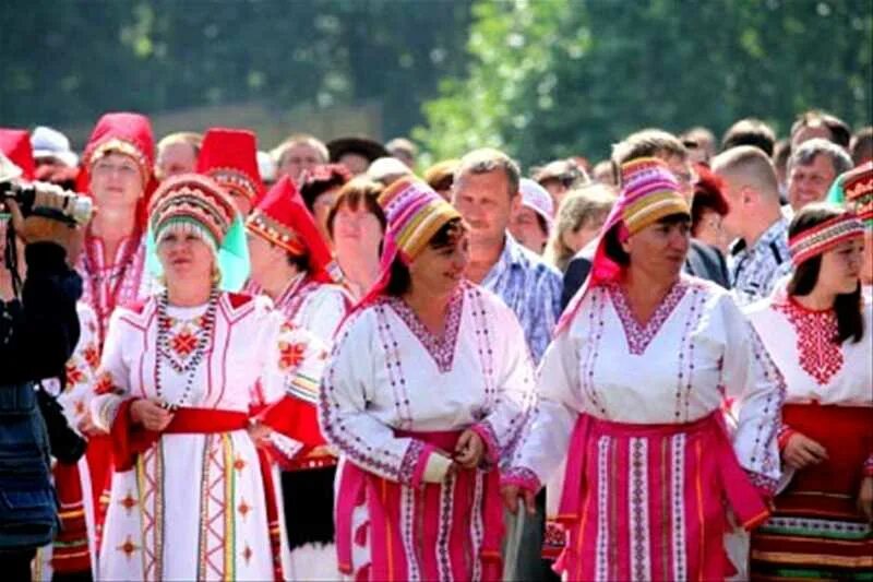 Центр национальностей. Народы Мордовии Мокша эрзя. Мордва эрзя национальный праздник. Мордва финно-угорский народ. Народы.России.мордва.Мокша.