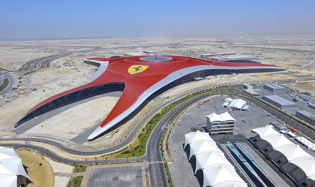 Ferrari world в абу - даби (феррари парк). Феррари ворлд абу. Тематический парк ferrari world. Феррари ворлд абу. Абу-даби ferrari world abu dhabi.