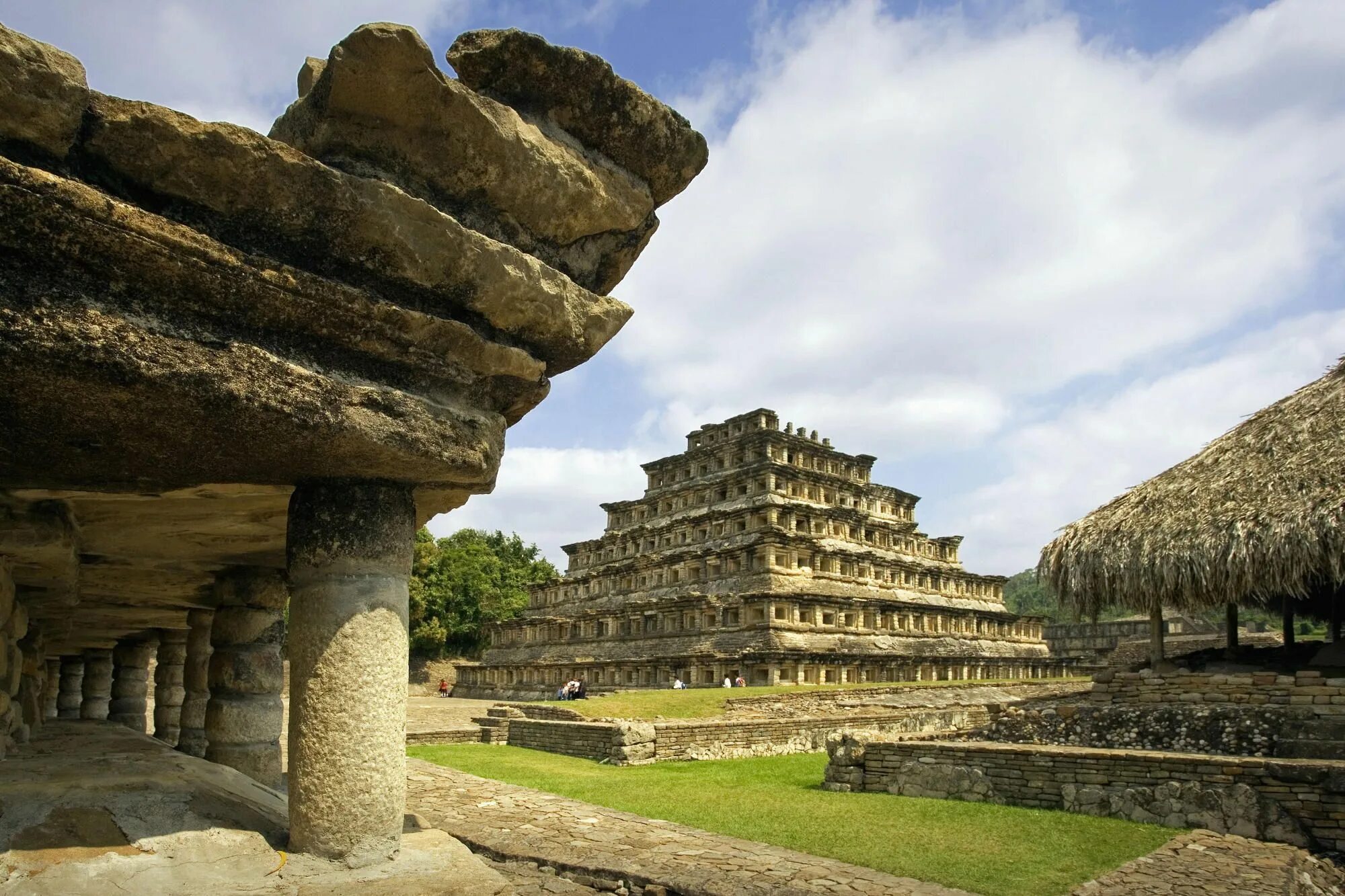 Города страны цивилизации. Пирамида Эль Тахин. Эль Тахин Мексика. Мексика архитектура Майя. Древний город Эль-Тахин.