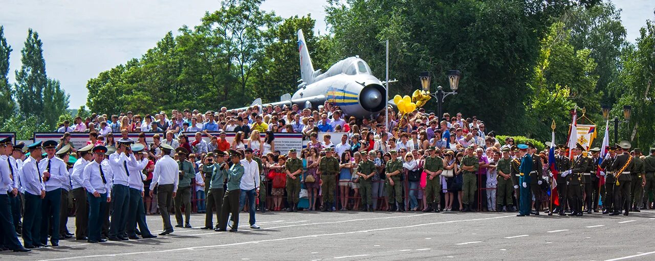 Вольск вольское военное училище. Училище тыла вольск. Громов андрей вольском училище тыла. Вольский военный институт здание\. Город вольск училище тыла.