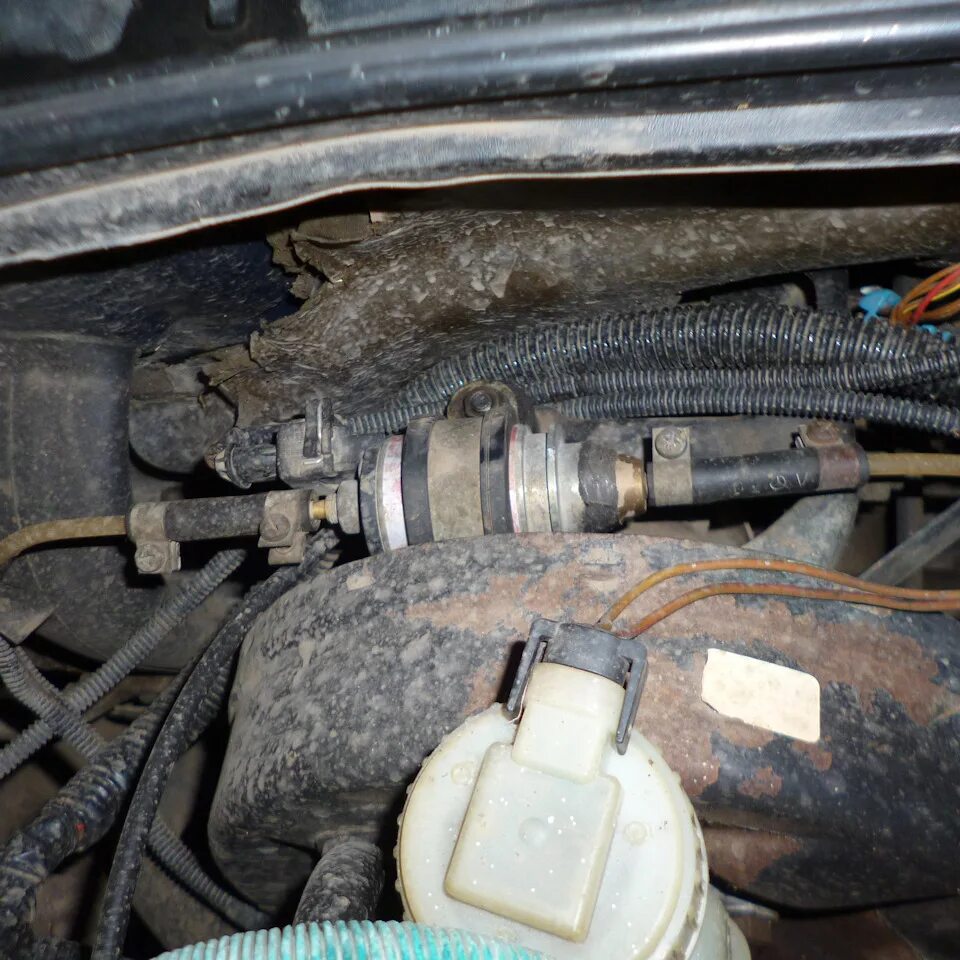 Топливный насос вебасто пежо боксер. Где стоит насос вебасто. 2. Насрсик подкачики топлива вебасто. Фильтр топливный вебасто.