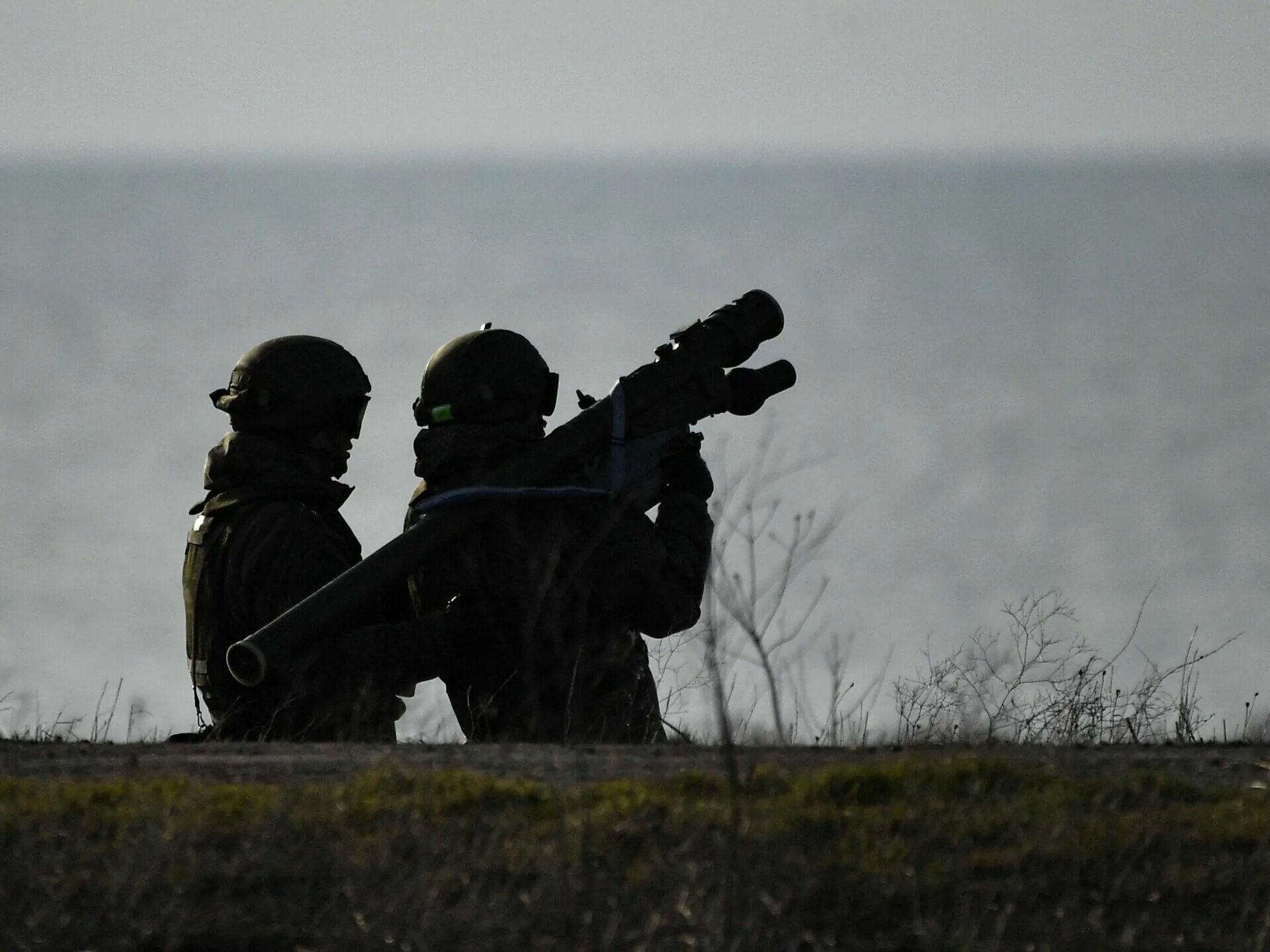 Нападение на крымский. Российские солдаты на Украине. ПЗРК Верба. Наступление на Крым. Спецназ России на учениях в Таджикистане 2021.