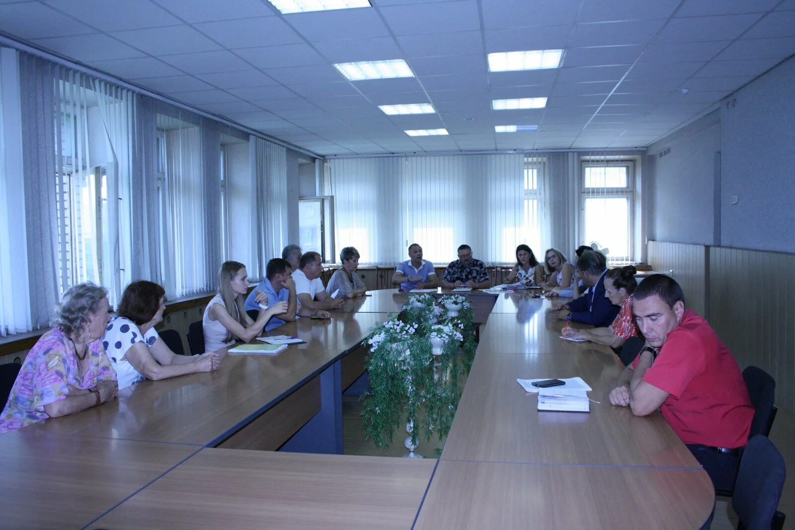 инаугурация главы валова саяногорск. сотрудники администрации саяногорска. саяногорск последние новости. организация красный крест донецк. администрация города саяногорска официальный сайт.