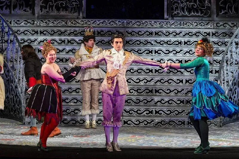 спектакль золушка. спектакль золушка в космосе. спектакль золушка в космосе. мюзикл золушка 2020. тюз ярославль золушка спектакль.