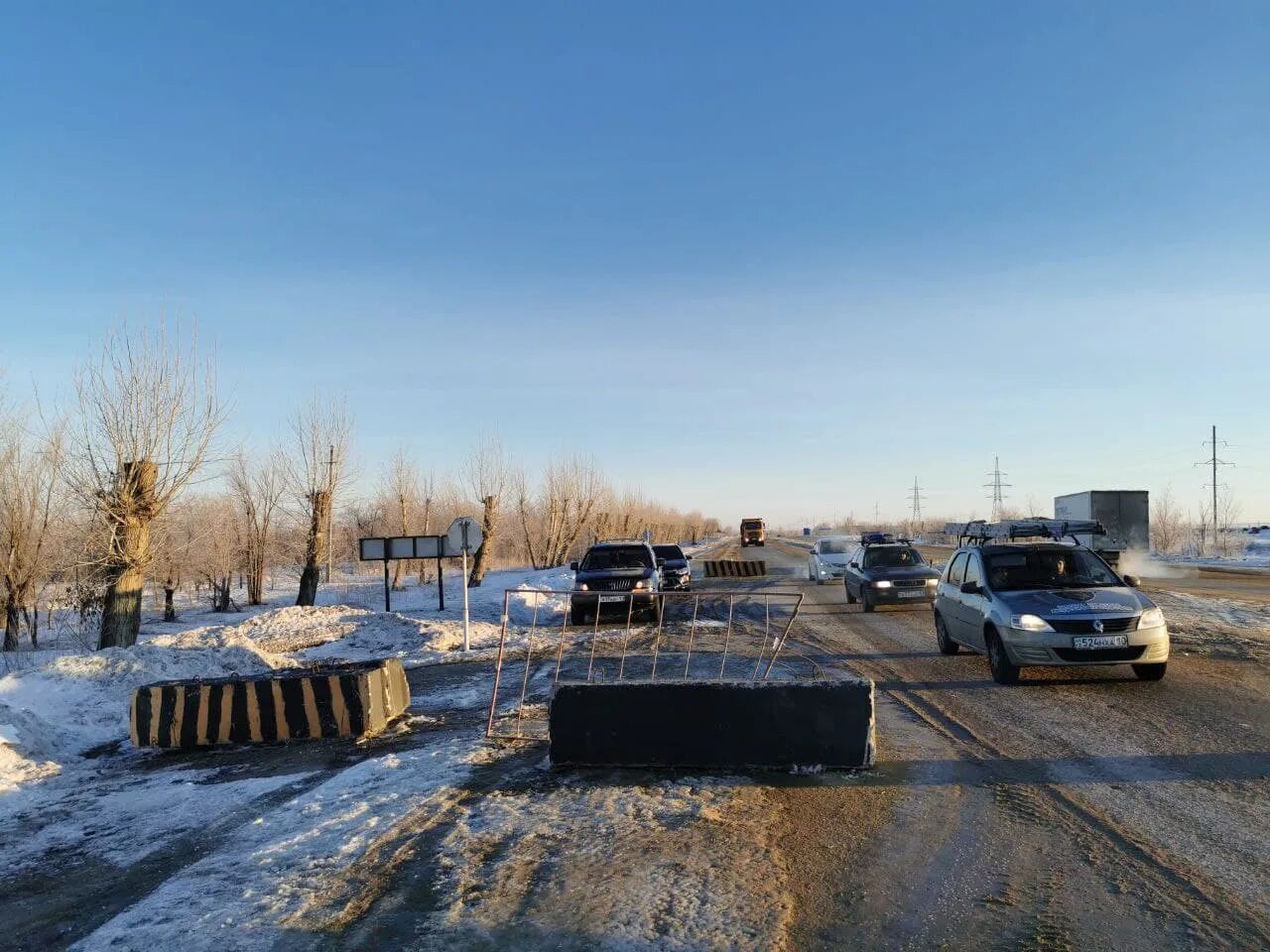 Блокпост в одессе дтп. Блокпосты ростова юг. Казахстан новости сервер. Блокпосты сняты. Блокпосты сняты.